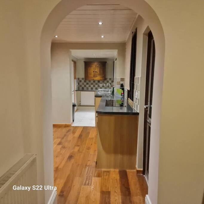 4 Bed Park View House-free Parking - Sleep 8 *