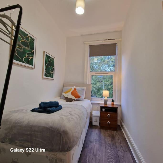 4 Bed Park View House-free Parking - Sleep 8 * Plymouth
